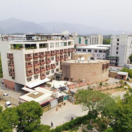 Legend Hotel Iszlámábád Kültér fotó