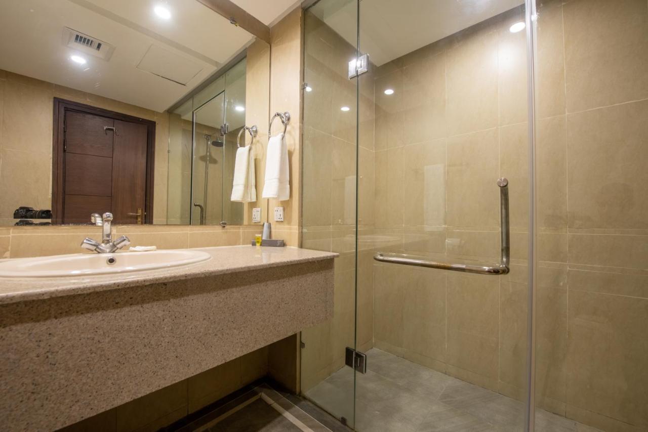 Legend Hotel Iszlámábád Kültér fotó